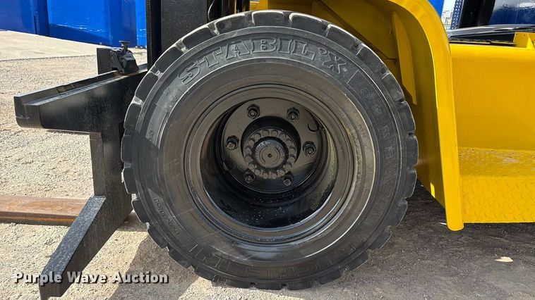 image for item EU4827 Yale GDP155CANPBV108 forklift