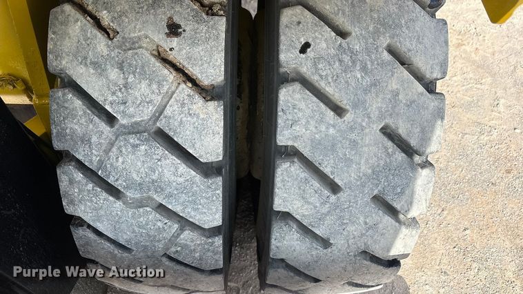 image for item EU4827 Yale GDP155CANPBV108 forklift