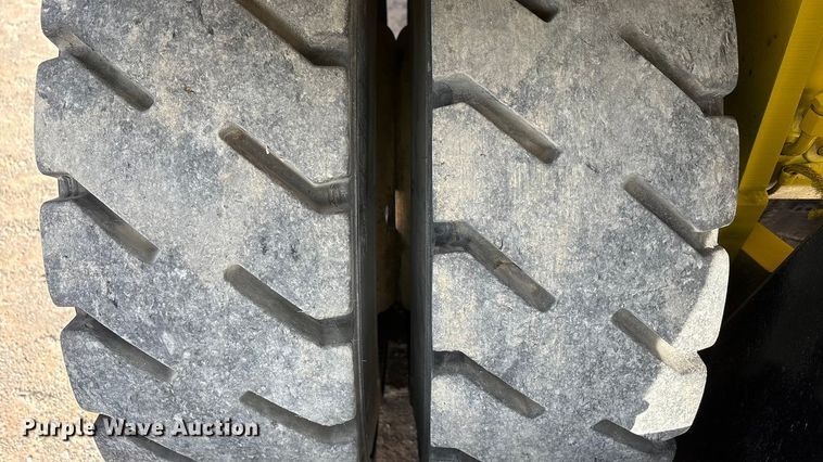 image for item EU4827 Yale GDP155CANPBV108 forklift