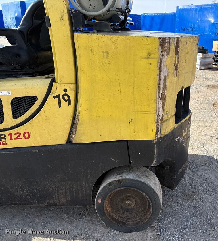 image for item EU4828 Hyster S120FT forklift