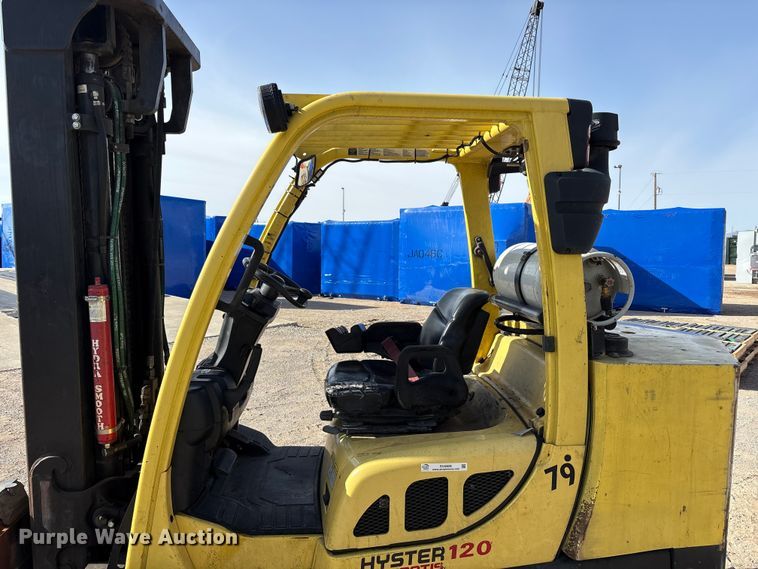 image for item EU4828 Hyster S120FT forklift