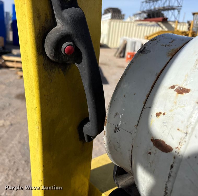 image for item EU4828 Hyster S120FT forklift