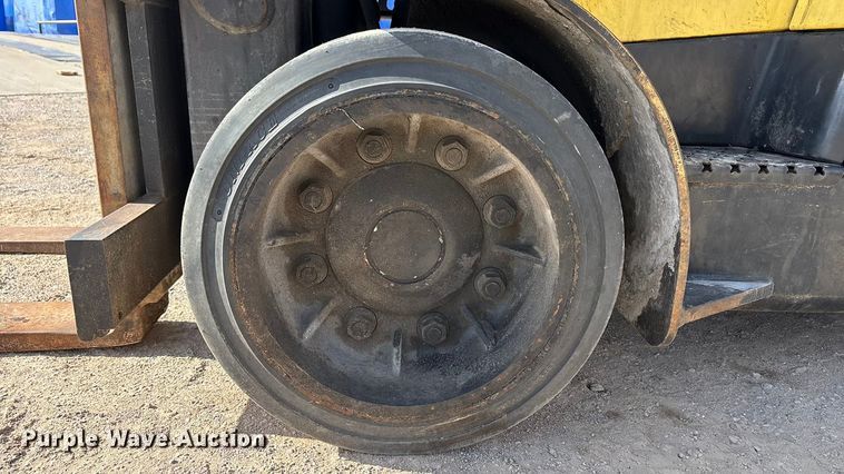 image for item EU4828 Hyster S120FT forklift