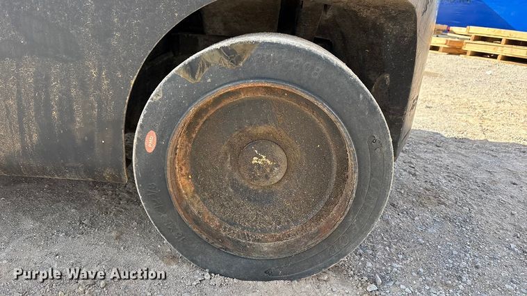 image for item EU4828 Hyster S120FT forklift