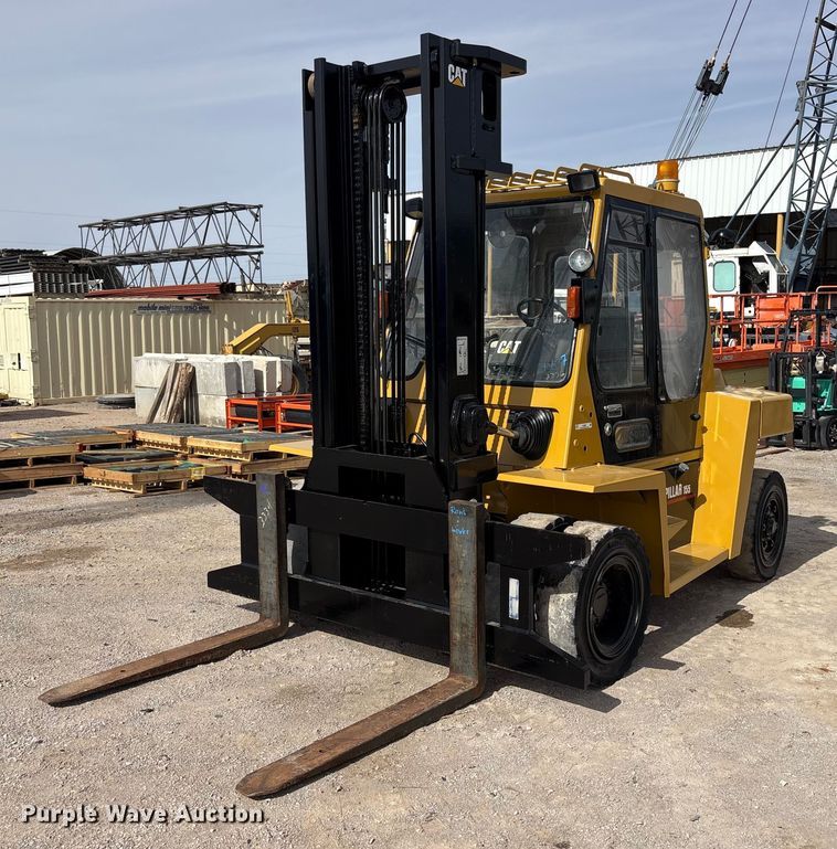 image for item EU4830 Caterpillar DP70 forklift