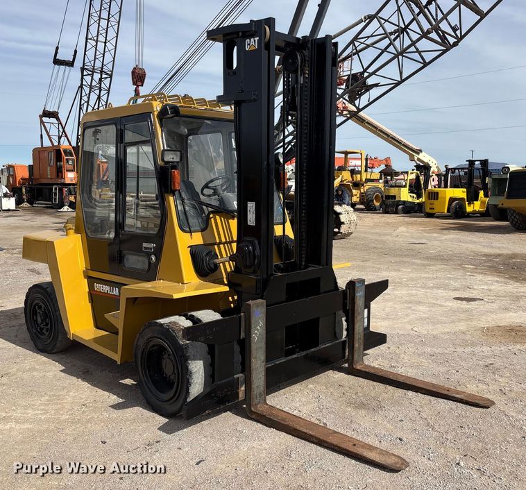 image for item EU4830 Caterpillar DP70 forklift