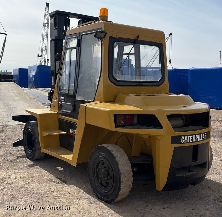 image for item EU4830 Caterpillar DP70 forklift