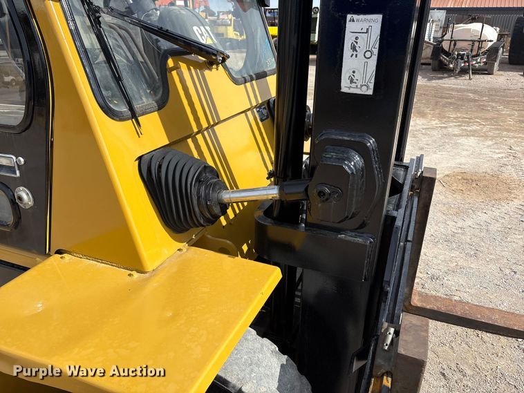 image for item EU4830 Caterpillar DP70 forklift