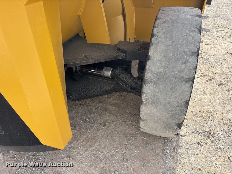 image for item EU4830 Caterpillar DP70 forklift