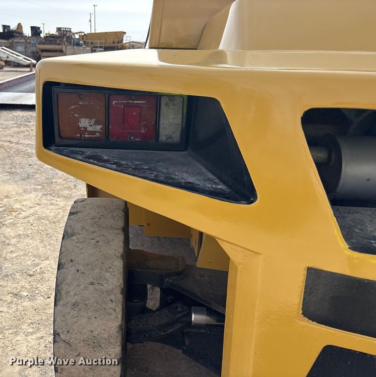 image for item EU4830 Caterpillar DP70 forklift