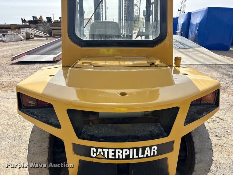 image for item EU4830 Caterpillar DP70 forklift