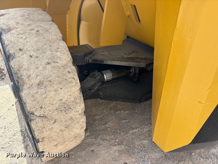 image for item EU4830 Caterpillar DP70 forklift