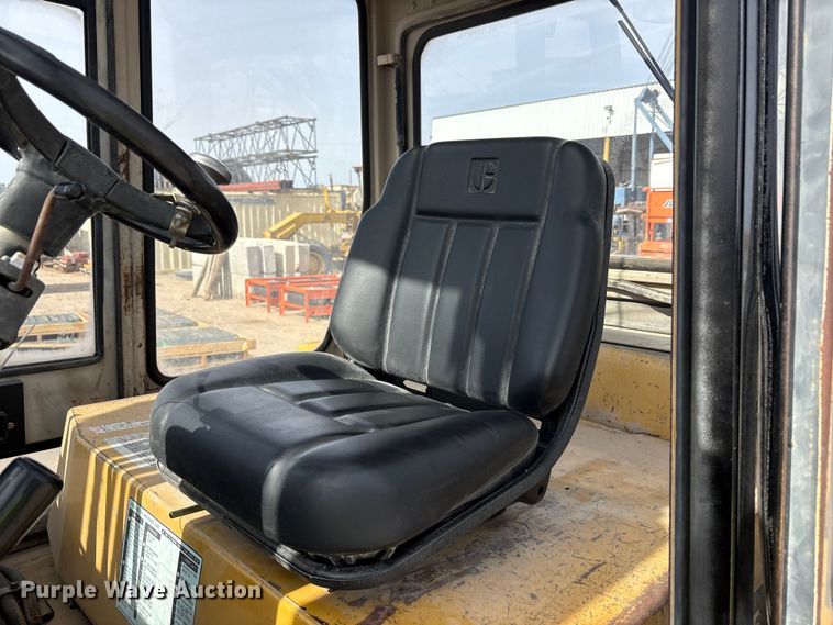 image for item EU4830 Caterpillar DP70 forklift