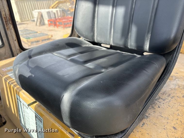 image for item EU4830 Caterpillar DP70 forklift