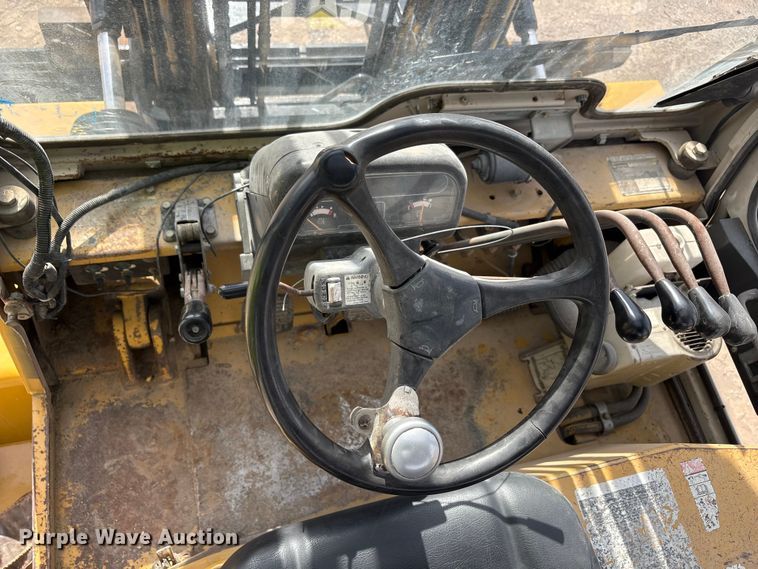 image for item EU4830 Caterpillar DP70 forklift