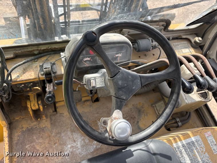 image for item EU4830 Caterpillar DP70 forklift