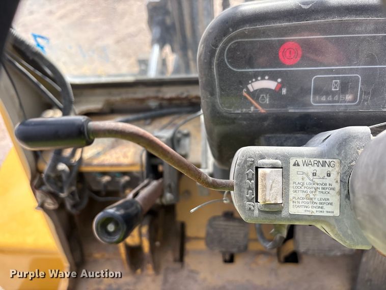 image for item EU4830 Caterpillar DP70 forklift