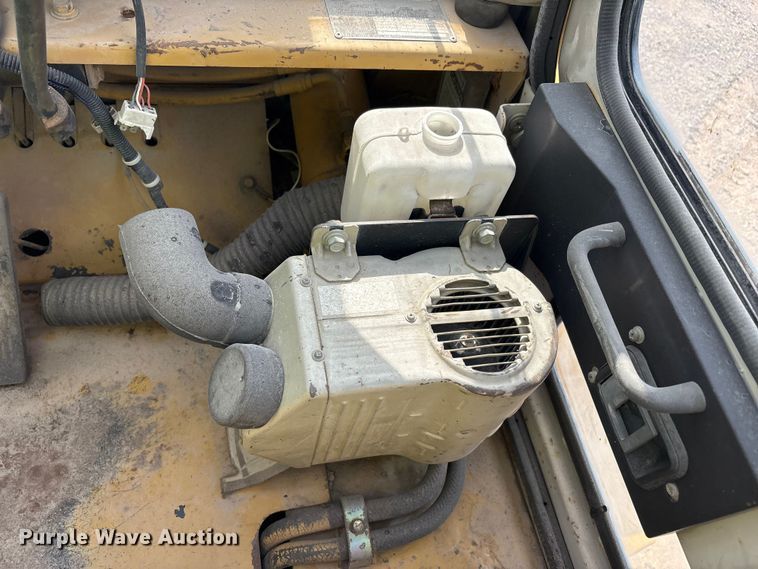 image for item EU4830 Caterpillar DP70 forklift