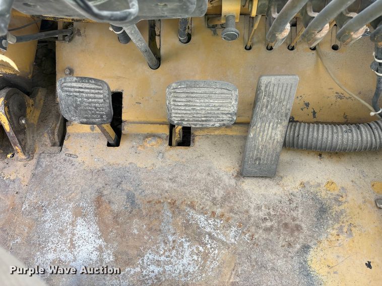 image for item EU4830 Caterpillar DP70 forklift