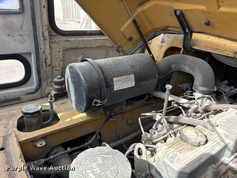 image for item EU4830 Caterpillar DP70 forklift