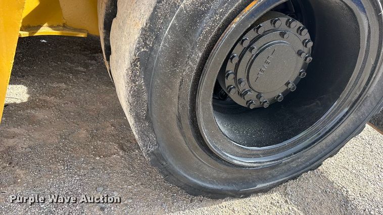 image for item EU4830 Caterpillar DP70 forklift