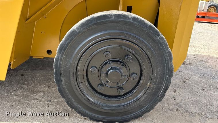 image for item EU4830 Caterpillar DP70 forklift