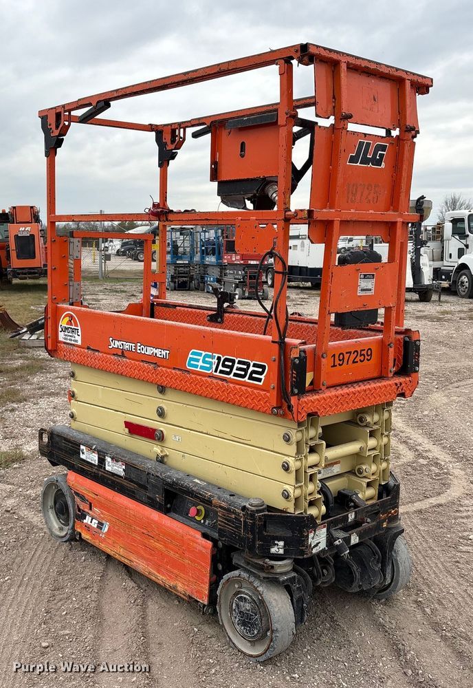 image for item EU7335 2020 JLG ES1932 scissor lift