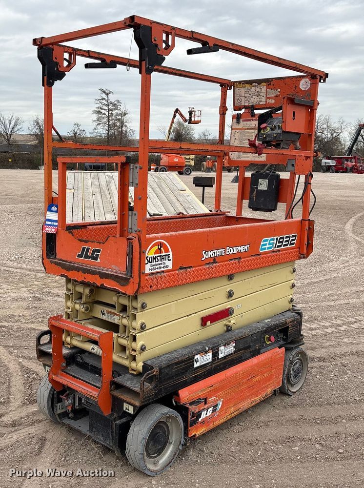 image for item EU7335 2020 JLG ES1932 scissor lift