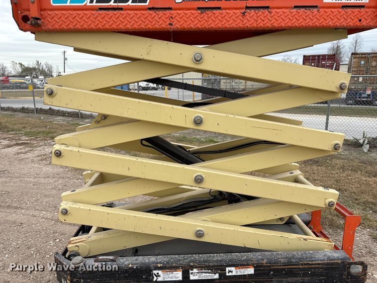 image for item EU7335 2020 JLG ES1932 scissor lift