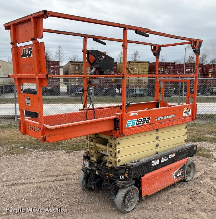 image for item EU7335 2020 JLG ES1932 scissor lift
