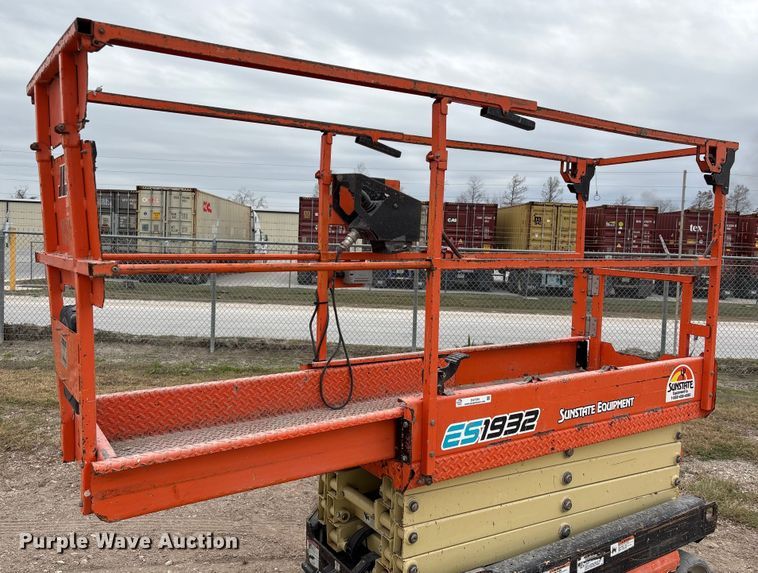 image for item EU7335 2020 JLG ES1932 scissor lift