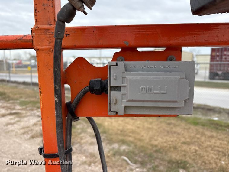 image for item EU7335 2020 JLG ES1932 scissor lift