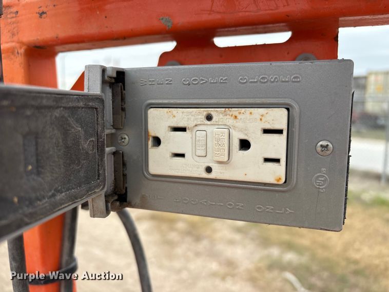 image for item EU7335 2020 JLG ES1932 scissor lift