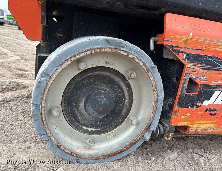 image for item EU7335 2020 JLG ES1932 scissor lift