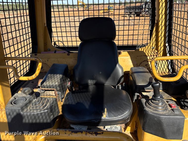 image for item EU7353 2007 Caterpillar D5G LGP dozer