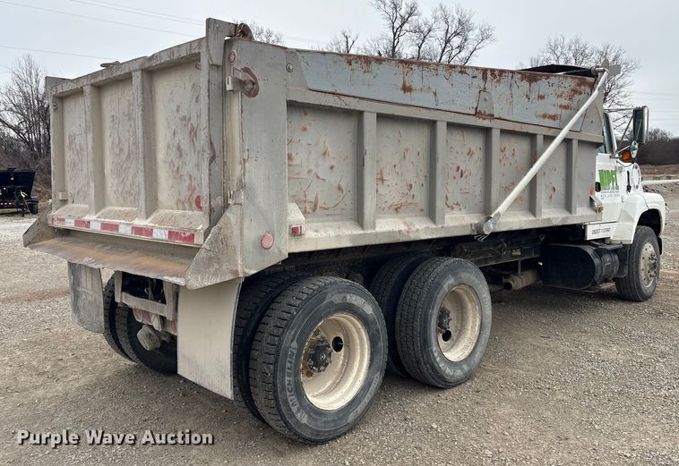 image for item EV2653 1991 Ford LTA9000 dump truck