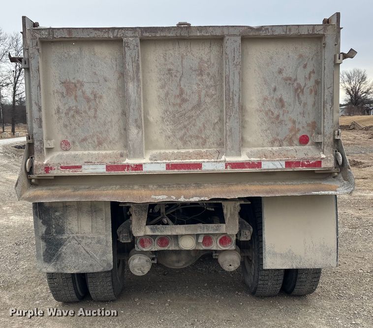 image for item EV2653 1991 Ford LTA9000 dump truck