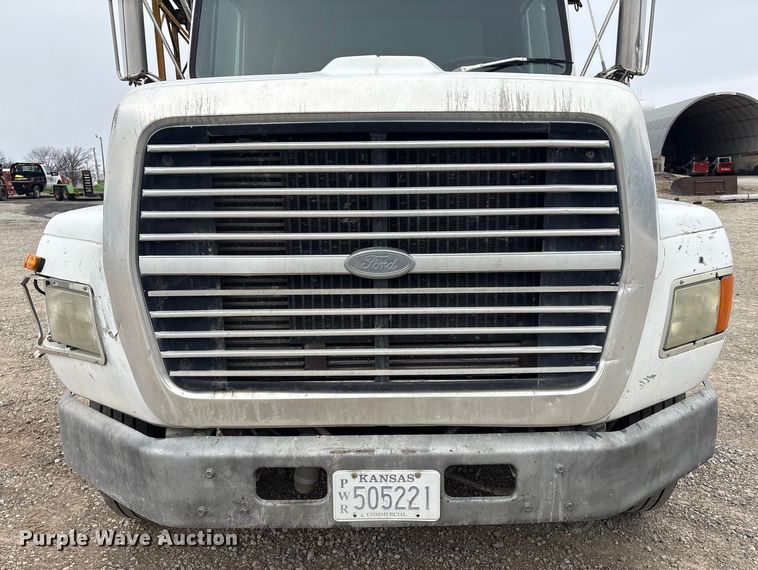 image for item EV2653 1991 Ford LTA9000 dump truck