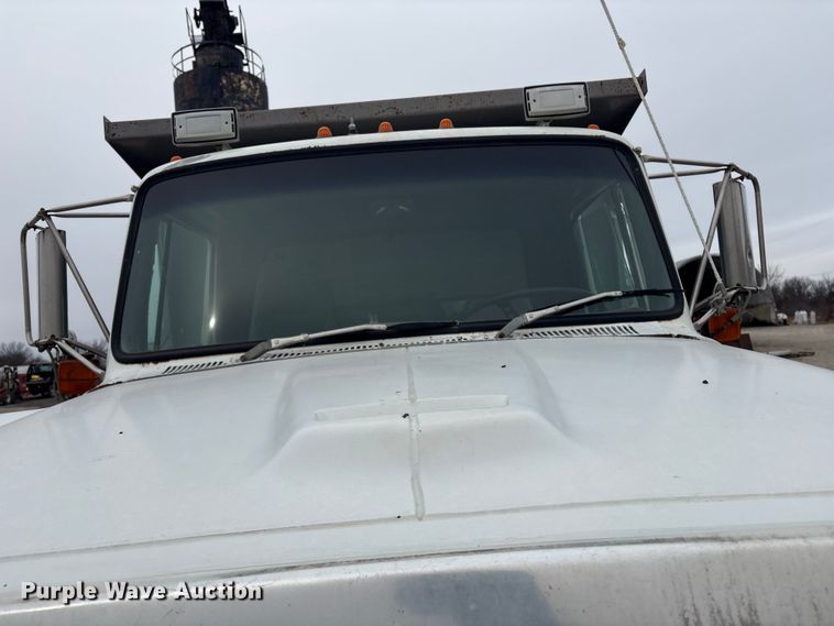 image for item EV2653 1991 Ford LTA9000 dump truck