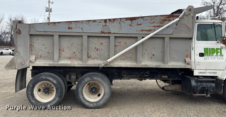 image for item EV2653 1991 Ford LTA9000 dump truck