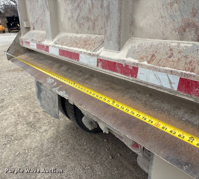 image for item EV2653 1991 Ford LTA9000 dump truck