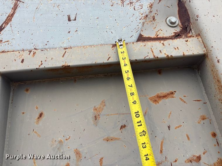 image for item EV2653 1991 Ford LTA9000 dump truck