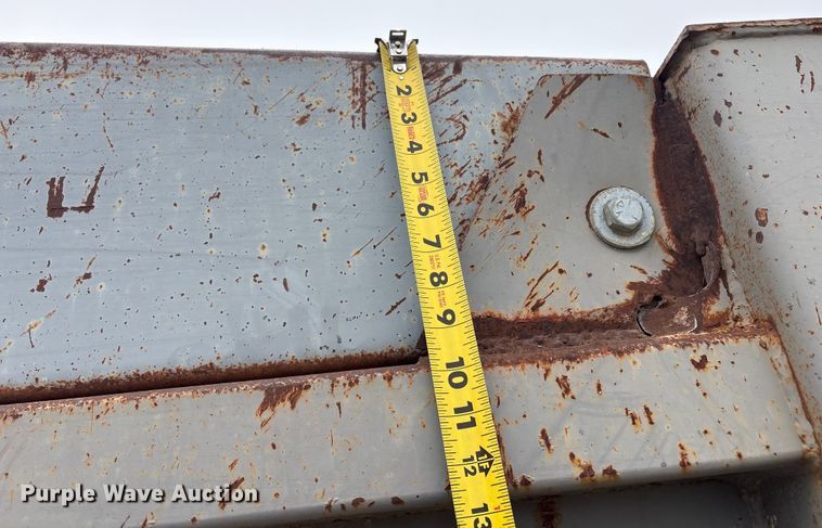 image for item EV2653 1991 Ford LTA9000 dump truck