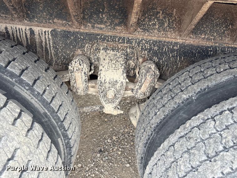 image for item EV2653 1991 Ford LTA9000 dump truck