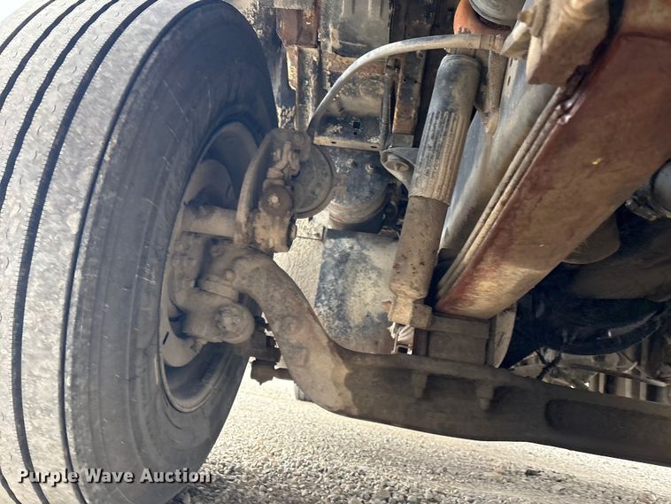 image for item EV2653 1991 Ford LTA9000 dump truck