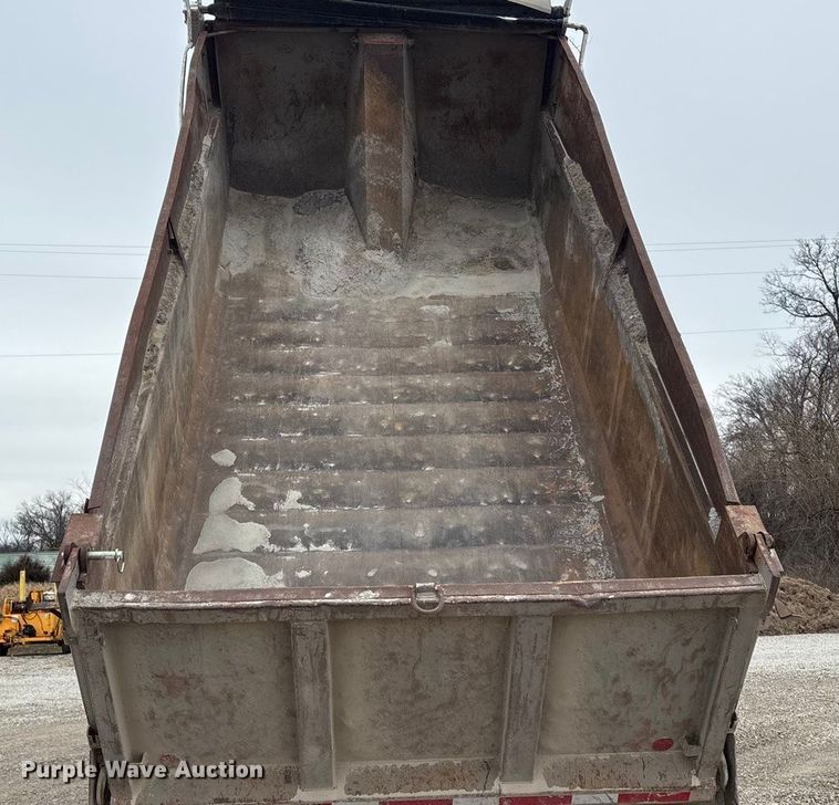 image for item EV2653 1991 Ford LTA9000 dump truck