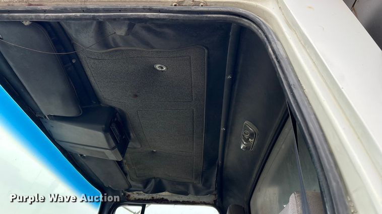 image for item EV2653 1991 Ford LTA9000 dump truck