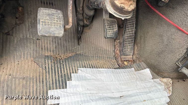 image for item EV2653 1991 Ford LTA9000 dump truck