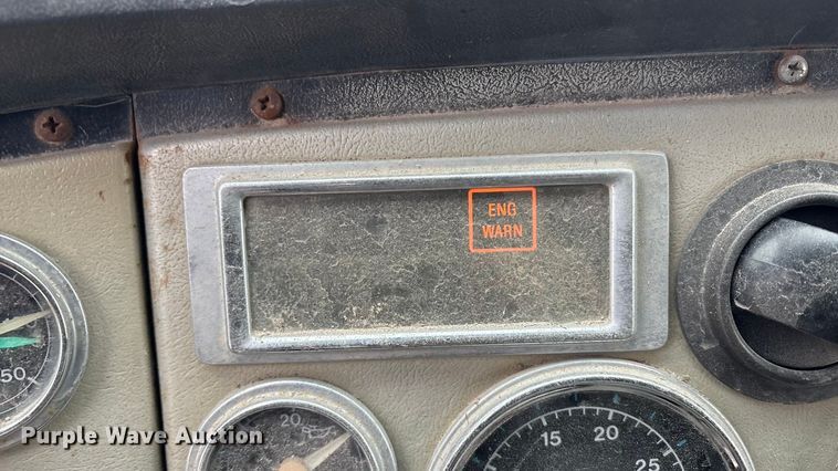 image for item EV2653 1991 Ford LTA9000 dump truck