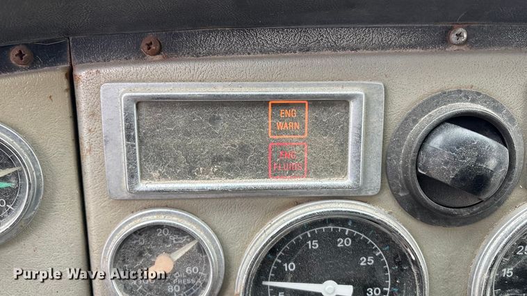 image for item EV2653 1991 Ford LTA9000 dump truck